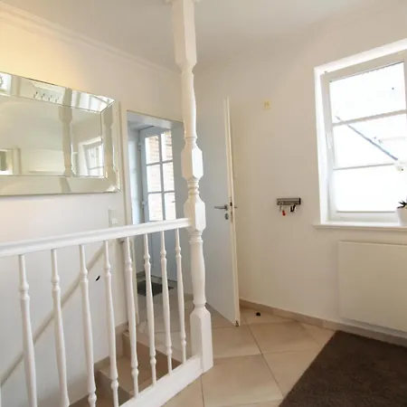 Sueder Wung 12, App 1 *